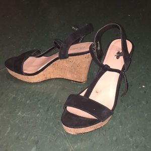 Black Wedges